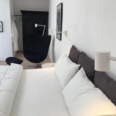 El Molino Hotel *